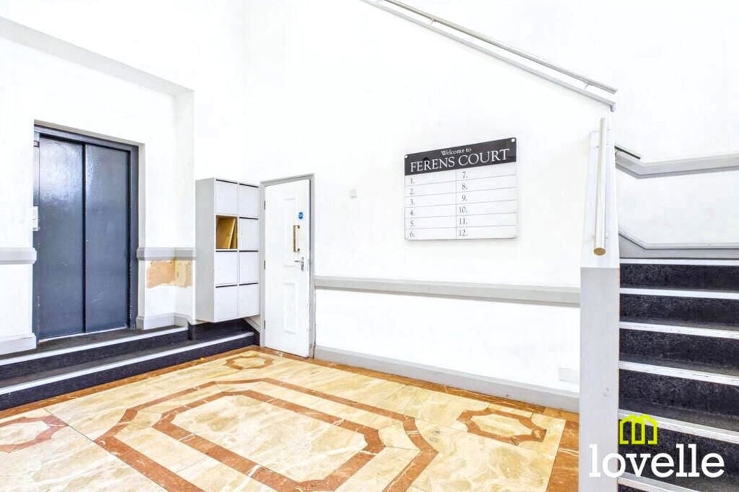 Property image 2 of 7