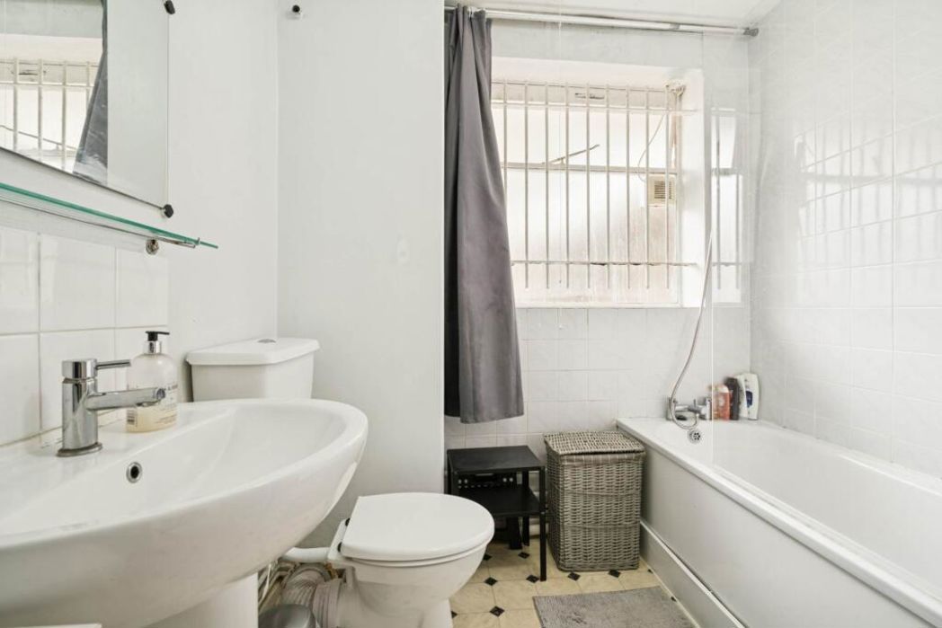 Property image 5 of 8