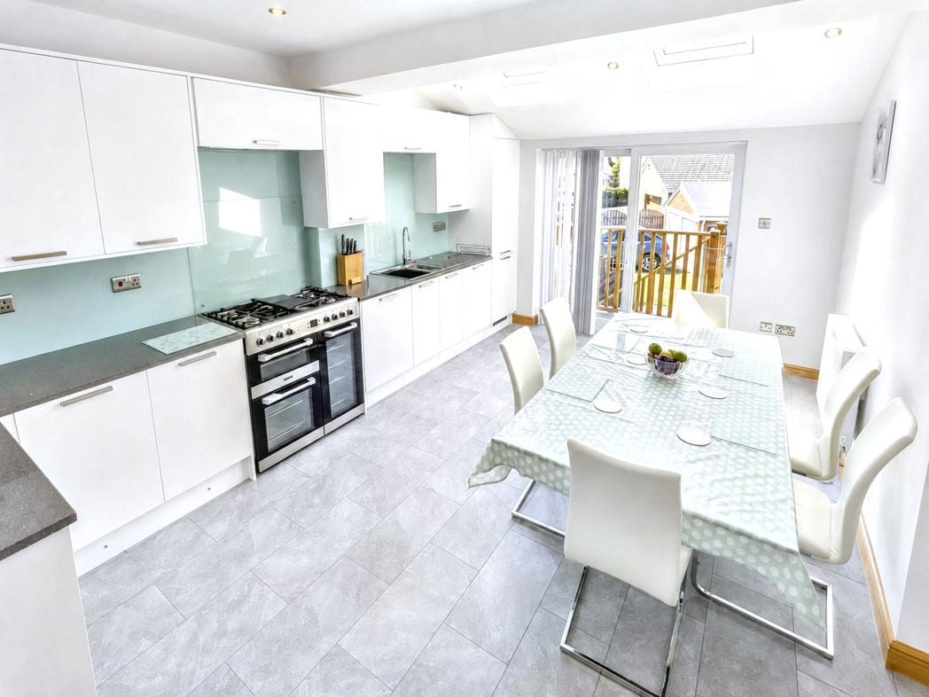 Property image 3 of 19
