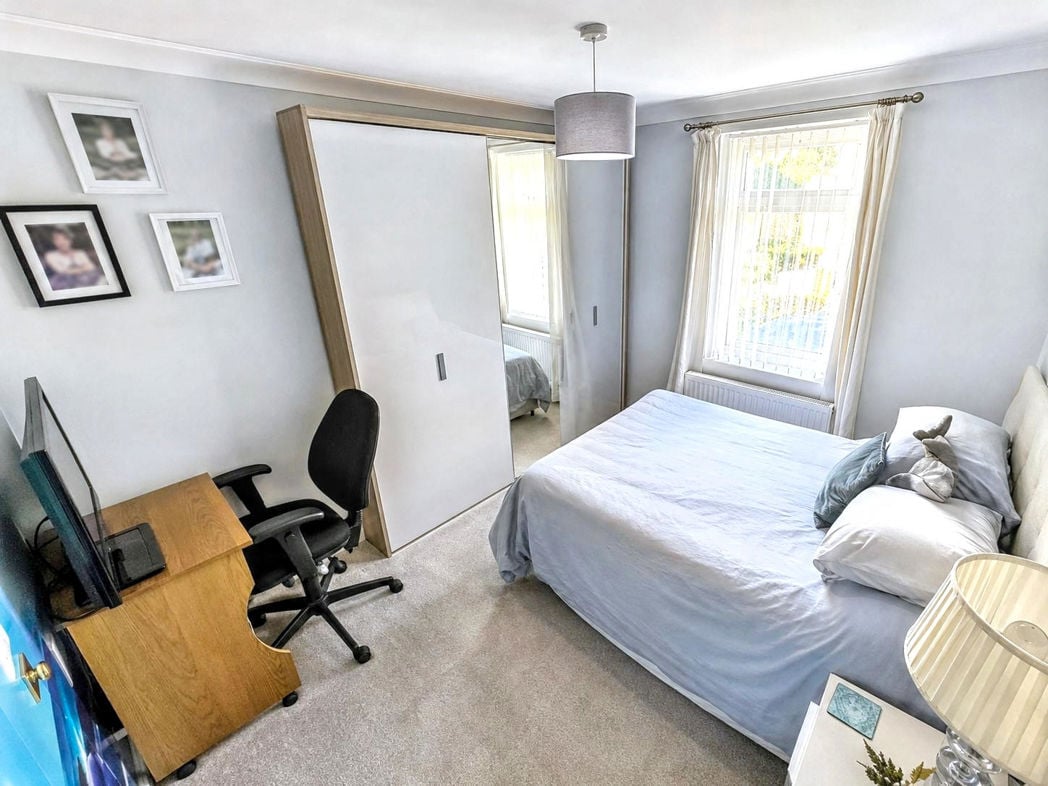 Property image 11 of 19
