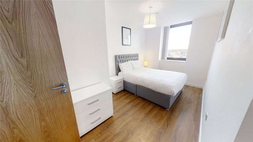 Property image 11 of 14