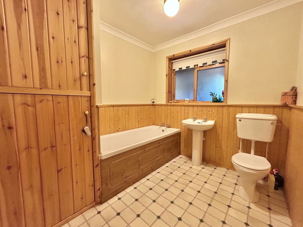Property image 17 of 23
