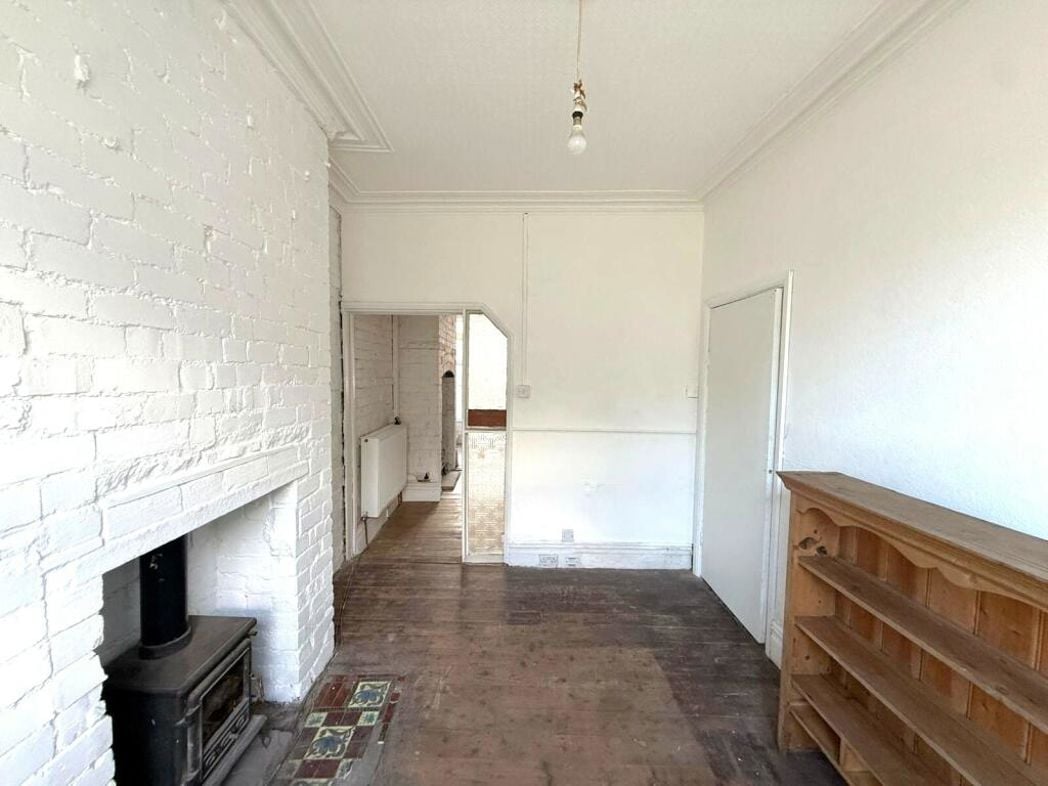 Property image 4 of 11