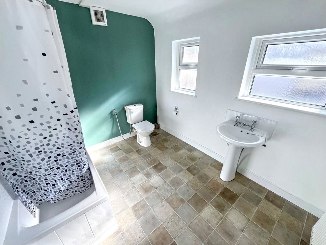 Property image 8 of 8