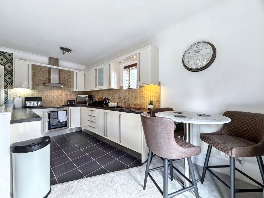 Property image 12 of 23