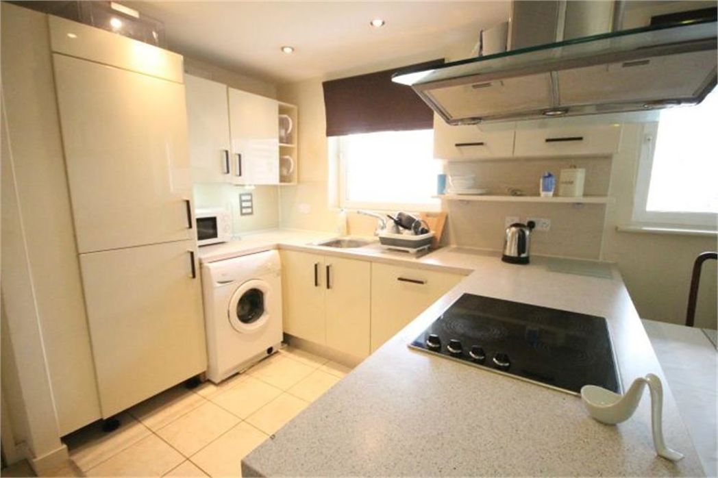 Property image 2 of 8
