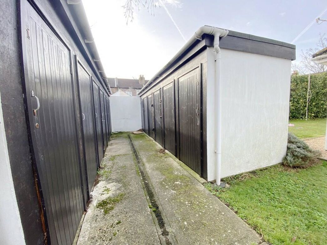 Property image 8 of 11