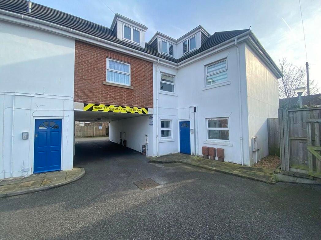 Property image 11 of 11
