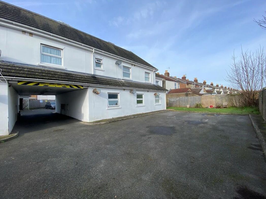 Property image 11 of 13