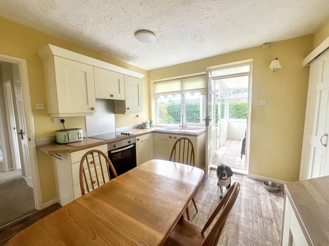 Property image 4 of 11