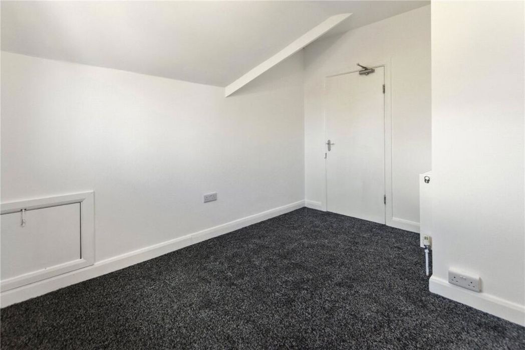 Property image 11 of 15