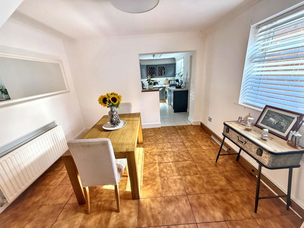 Property image 5 of 17