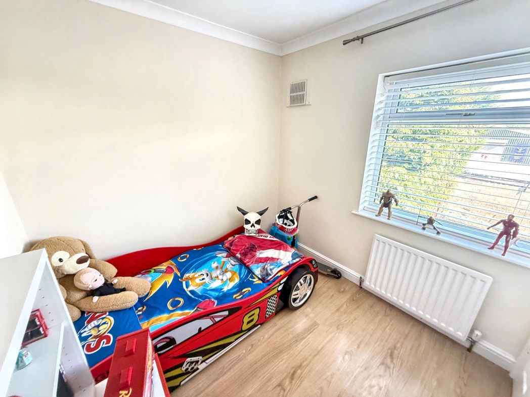 Property image 11 of 17