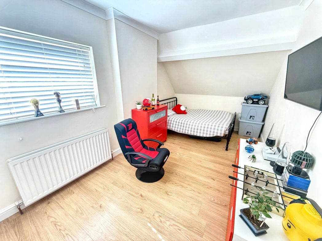 Property image 10 of 17