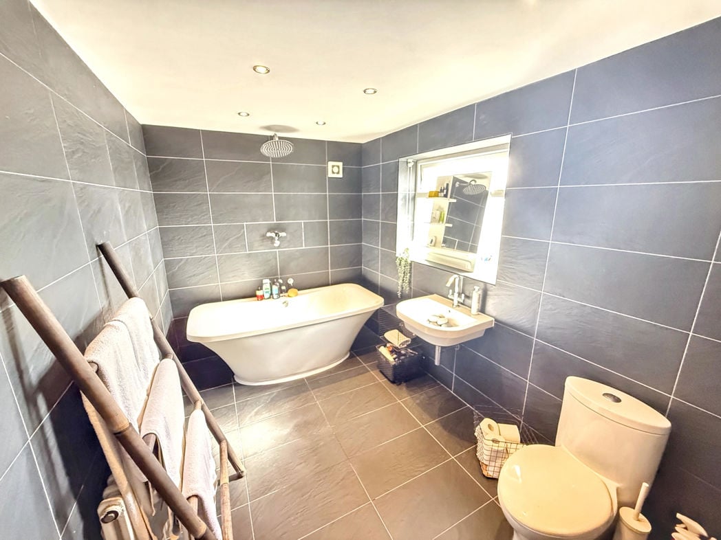 Property image 12 of 17