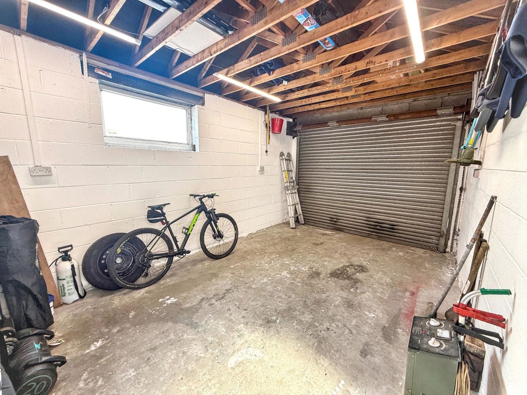 Property image 13 of 17