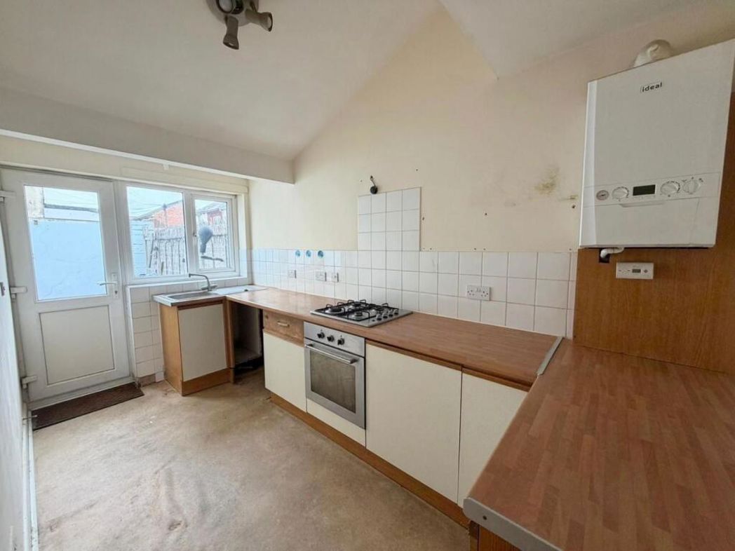 Property image 2 of 9
