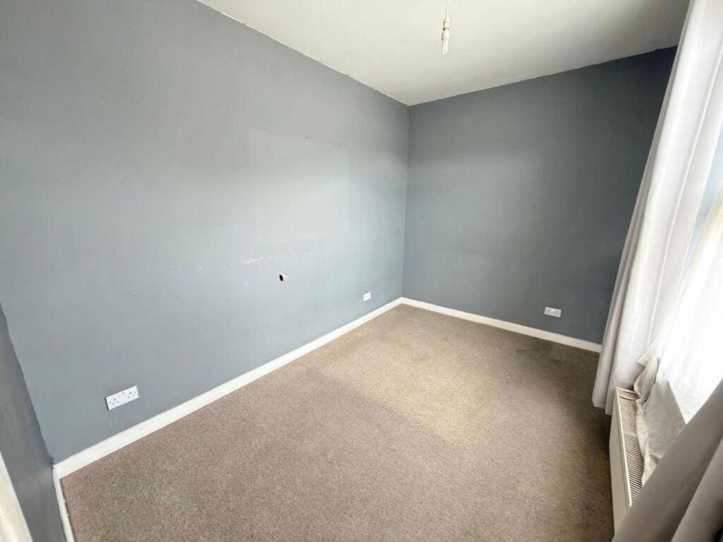 Property image 5 of 9