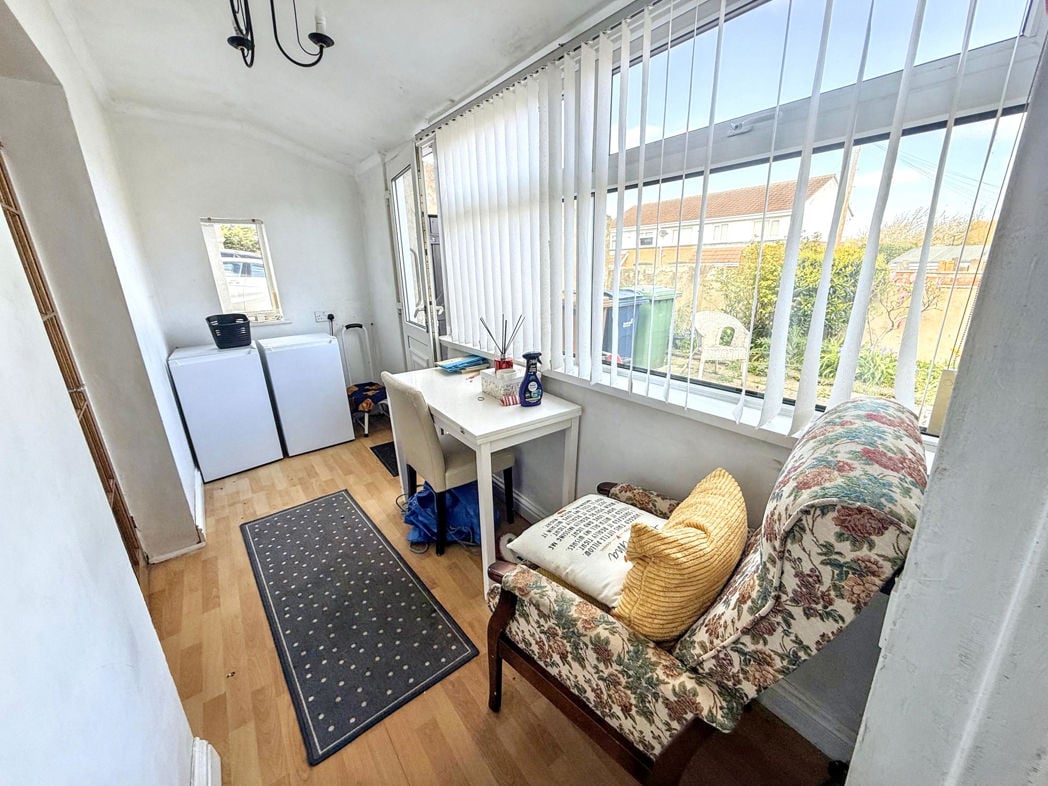 Property image 5 of 12