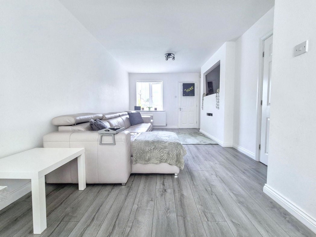 Property image 2 of 20