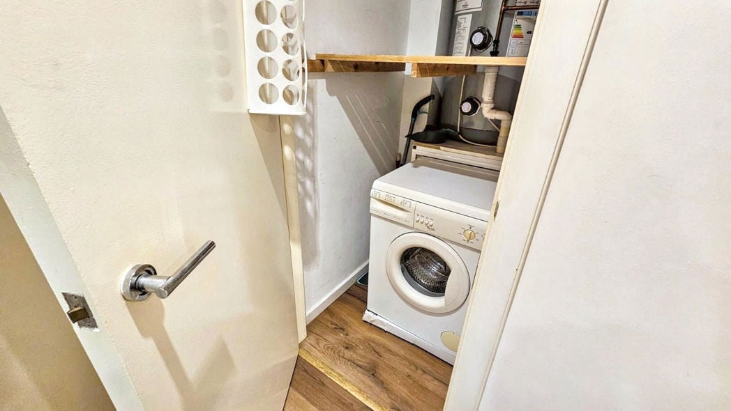 Property image 11 of 12