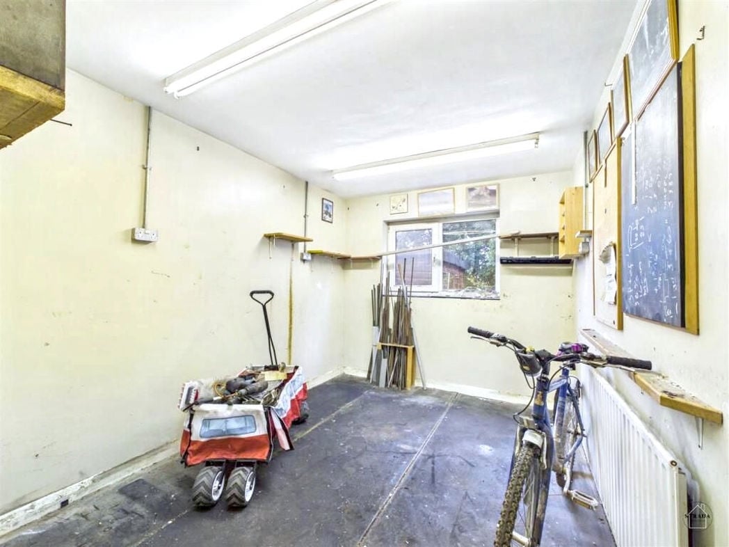 Property image 6 of 10