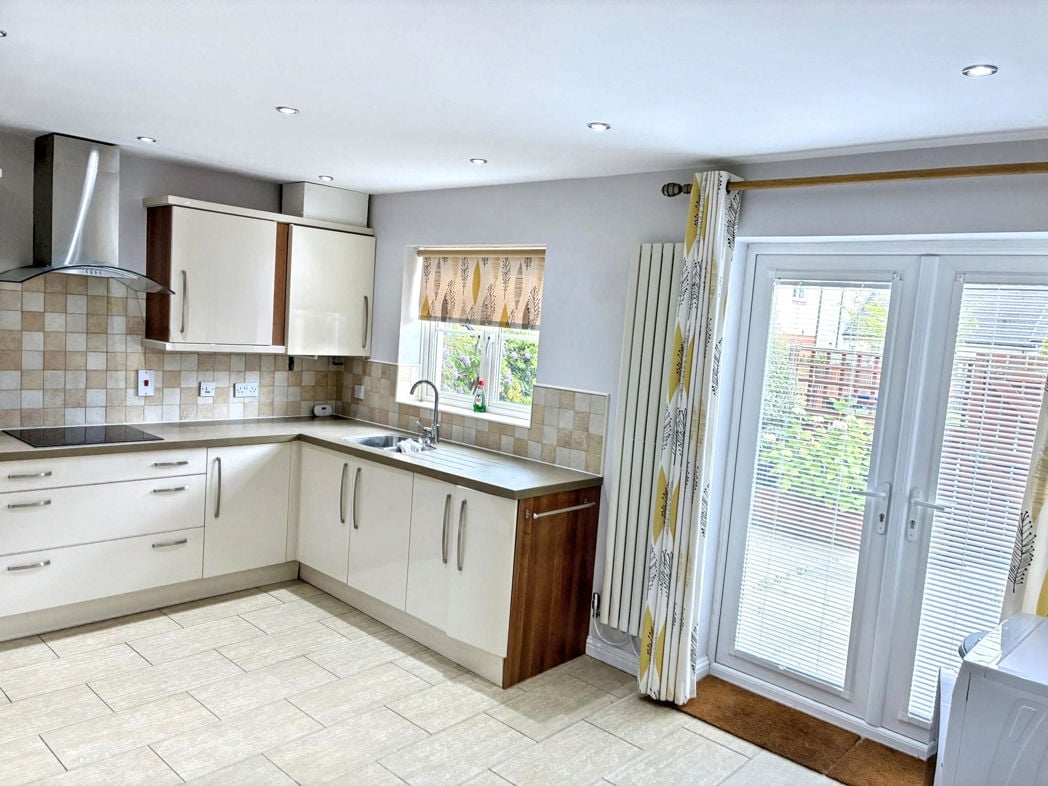 Property image 4 of 12