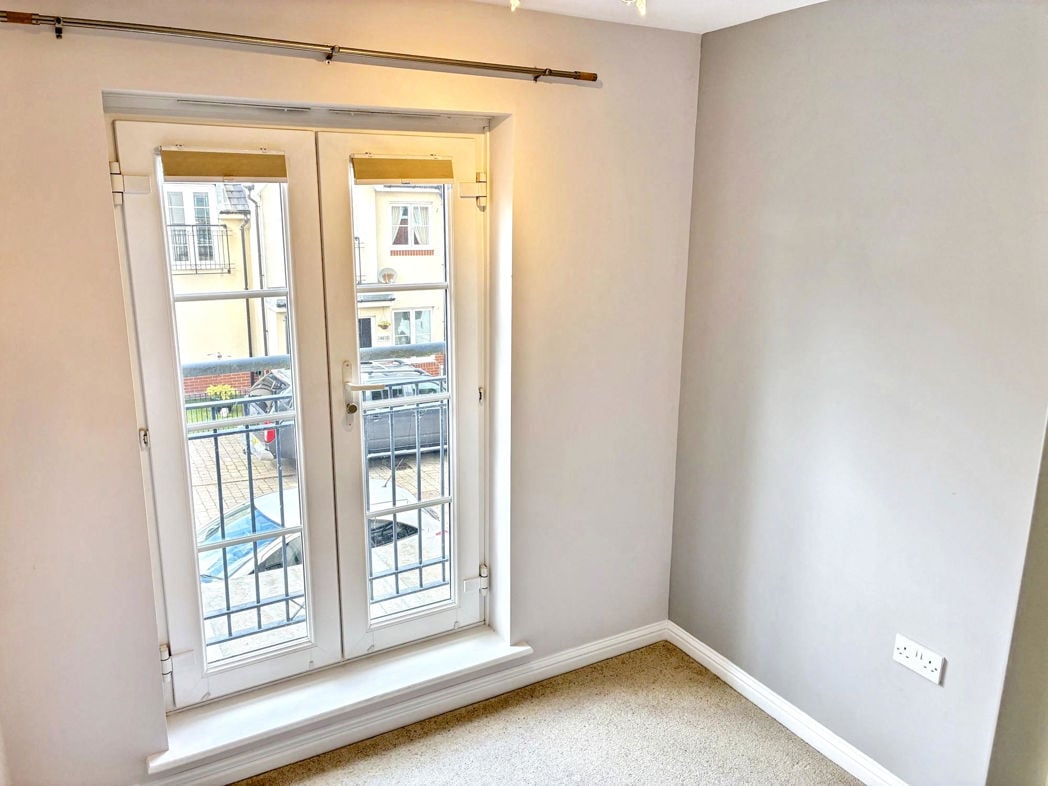 Property image 11 of 12