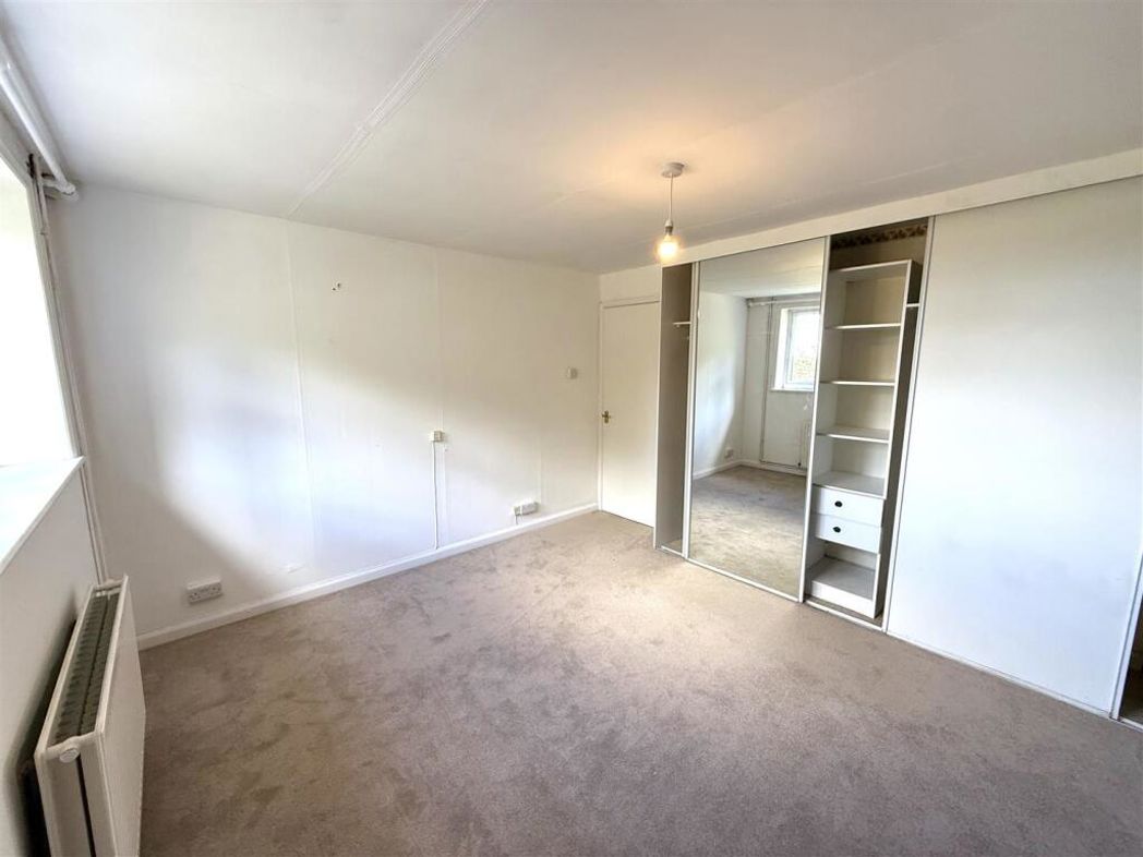 Property image 11 of 24