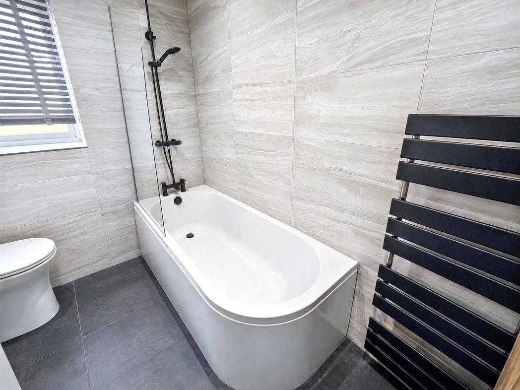 Property image 11 of 16