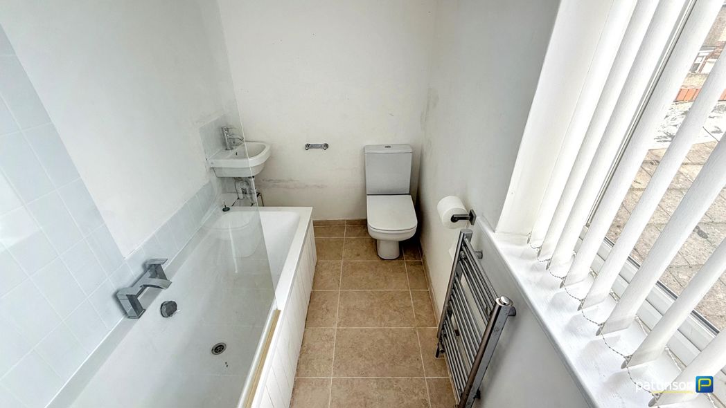 Property image 11 of 15