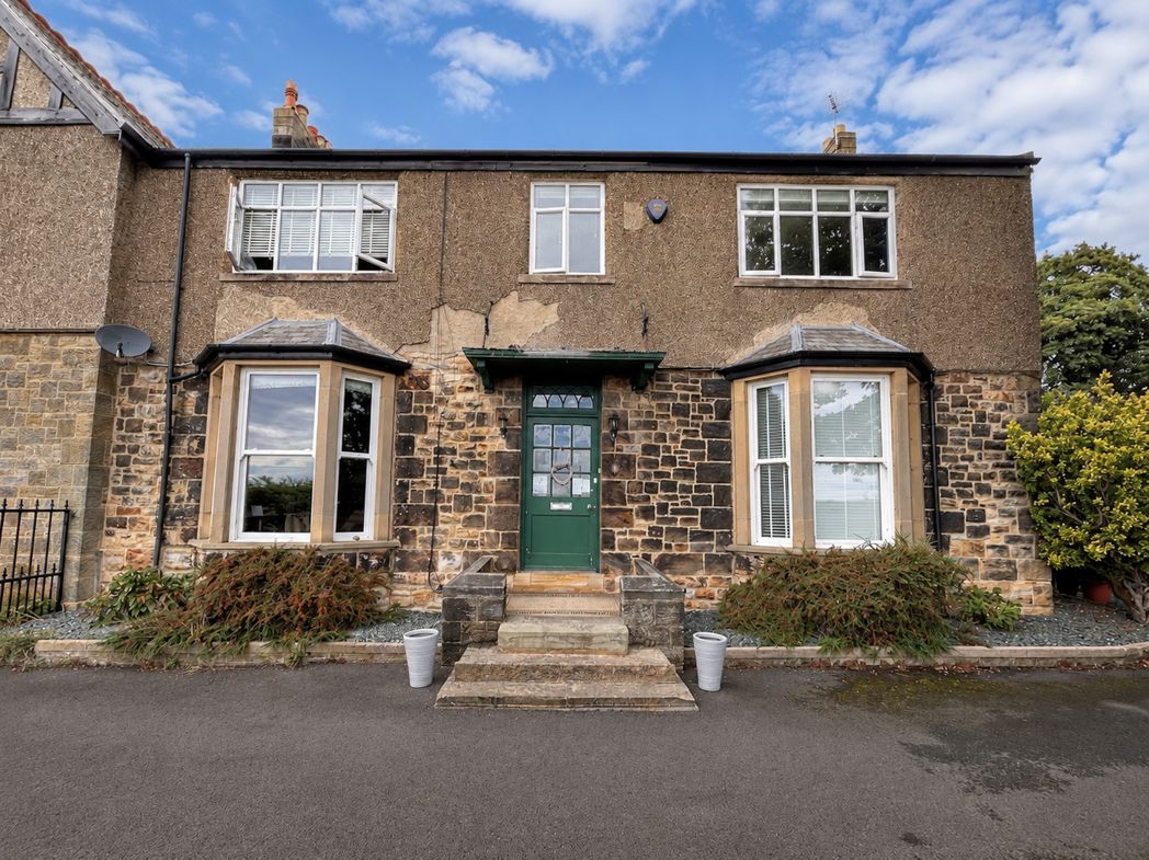 Property image 1 of 2