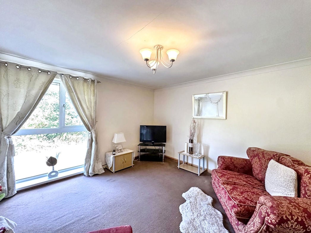 Property image 4 of 15
