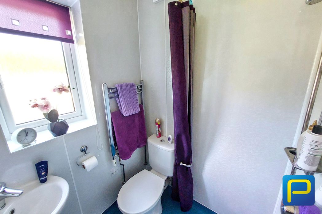 Property image 11 of 27