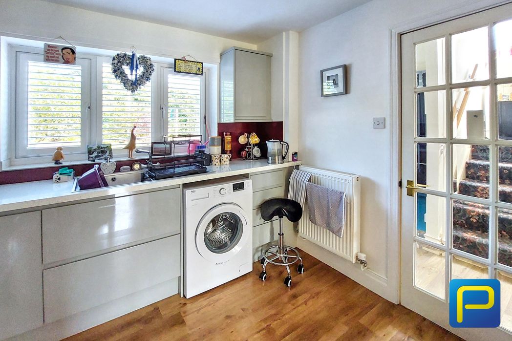 Property image 10 of 27