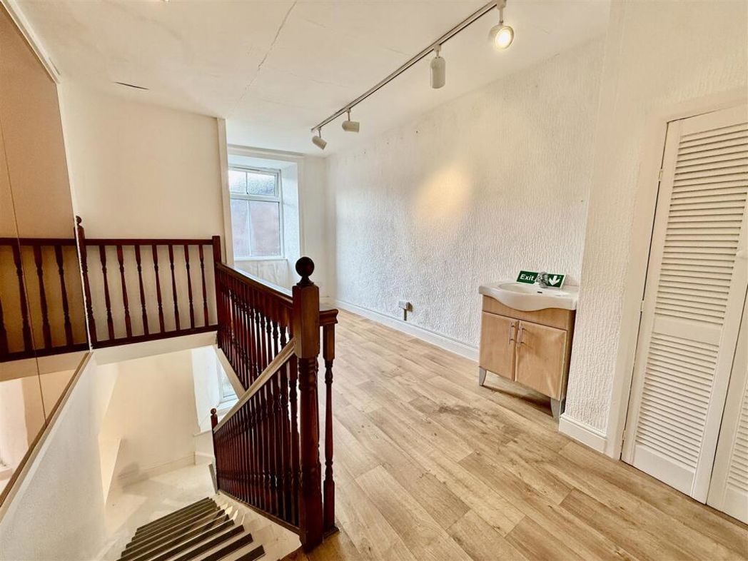 Property image 10 of 21