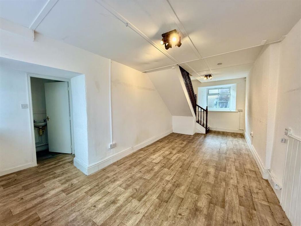 Property image 12 of 21