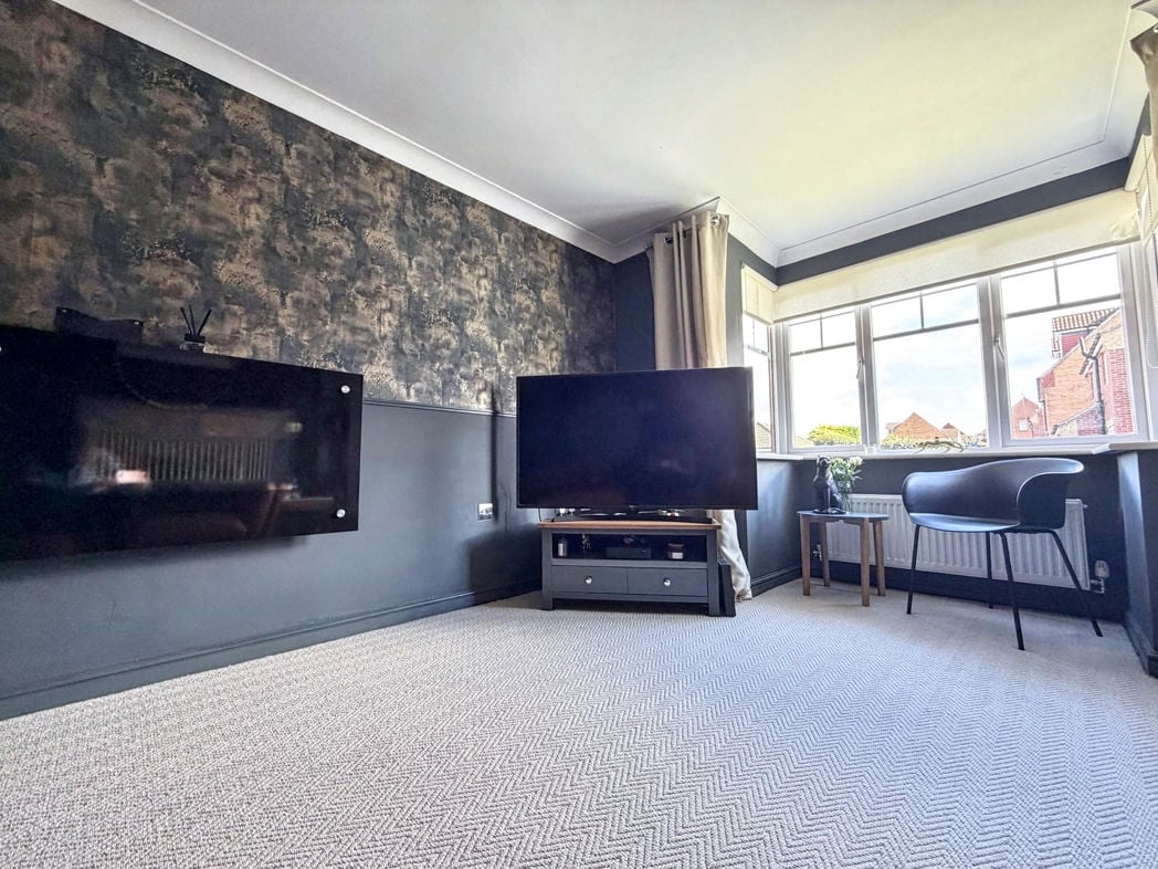 Property image 6 of 32