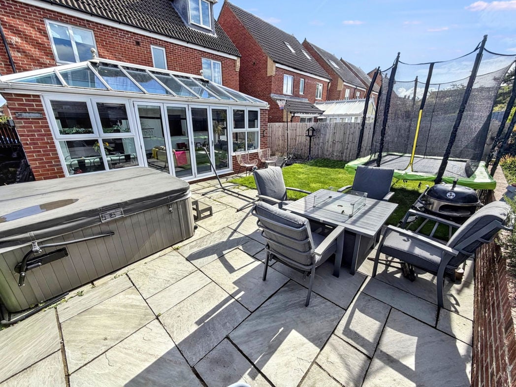 Property image 30 of 32