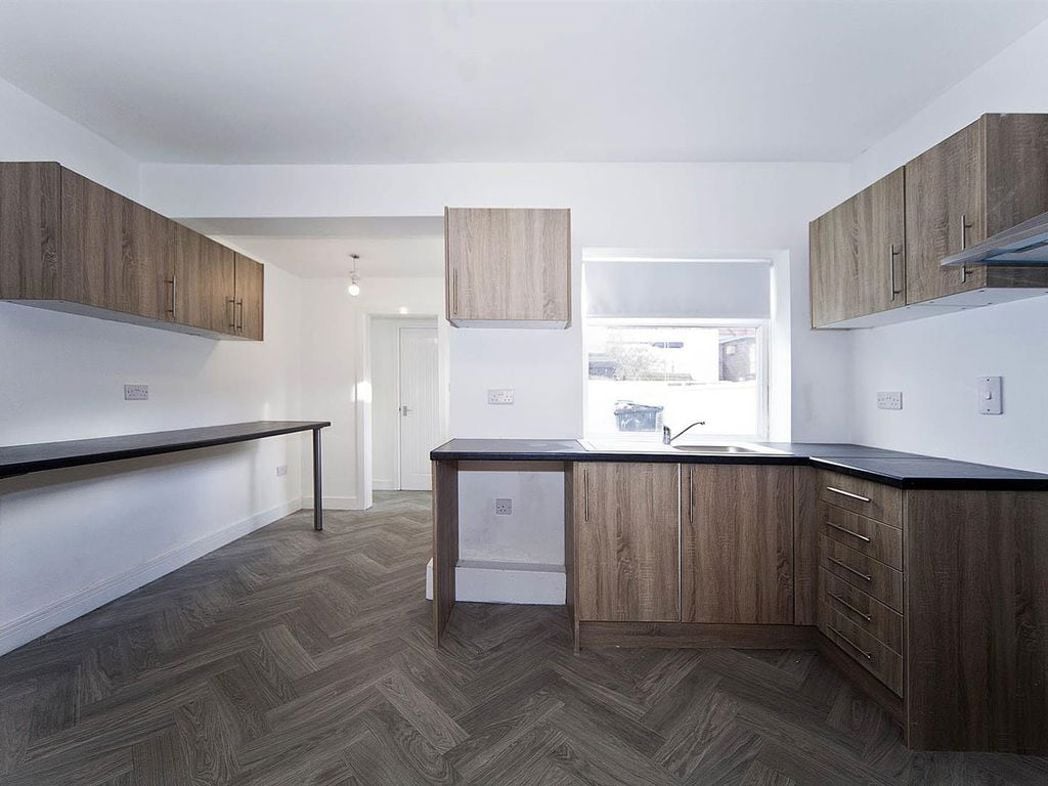 Property image 4 of 15