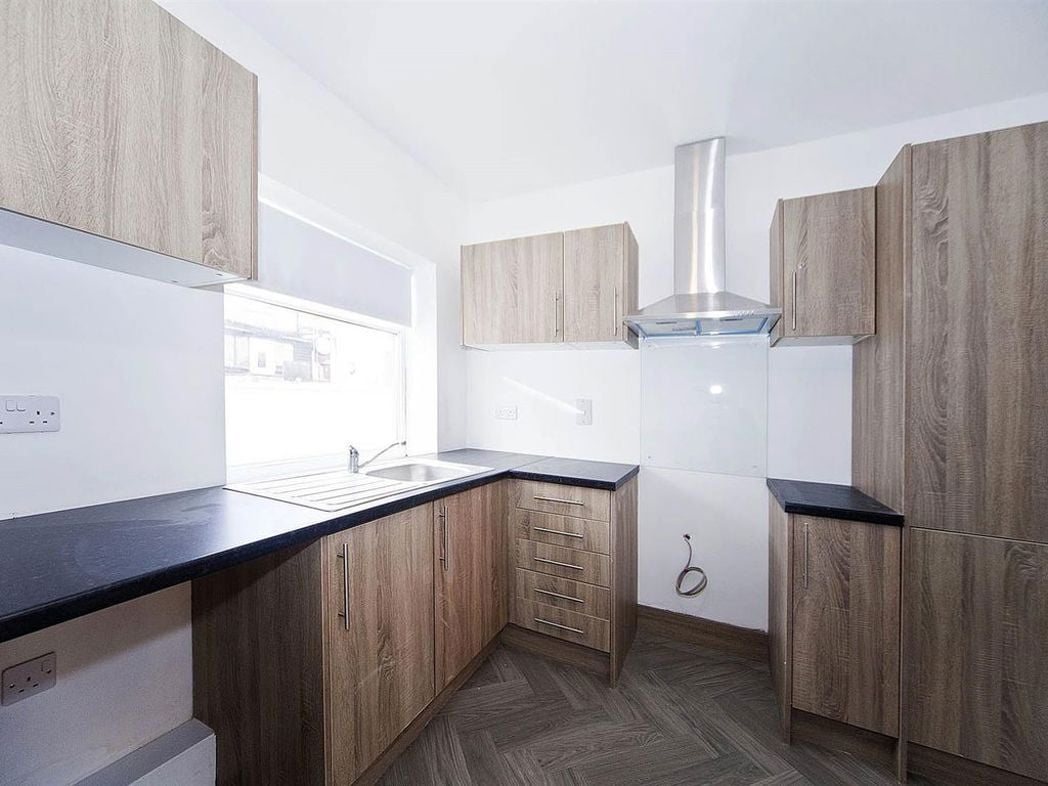 Property image 5 of 15