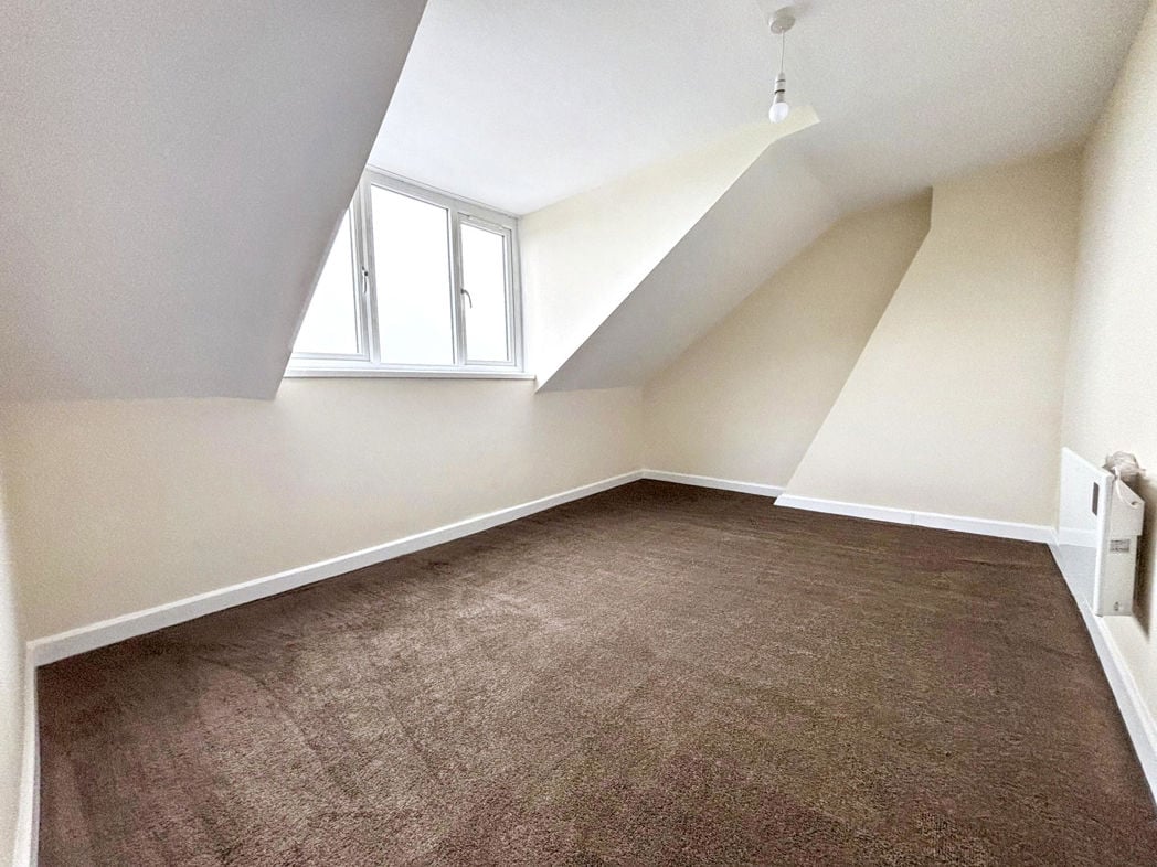 Property image 6 of 9
