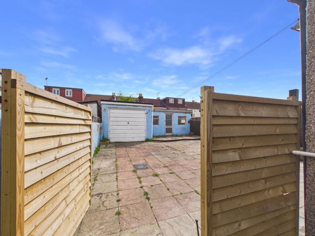 Property image 10 of 12