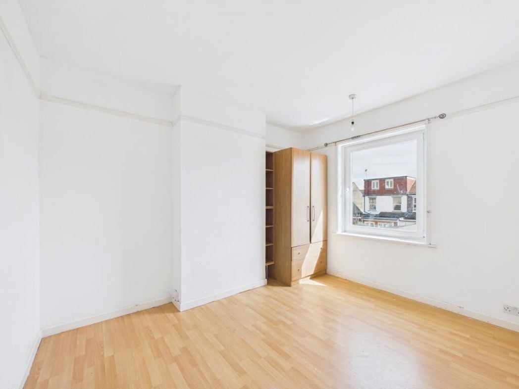 Property image 8 of 12