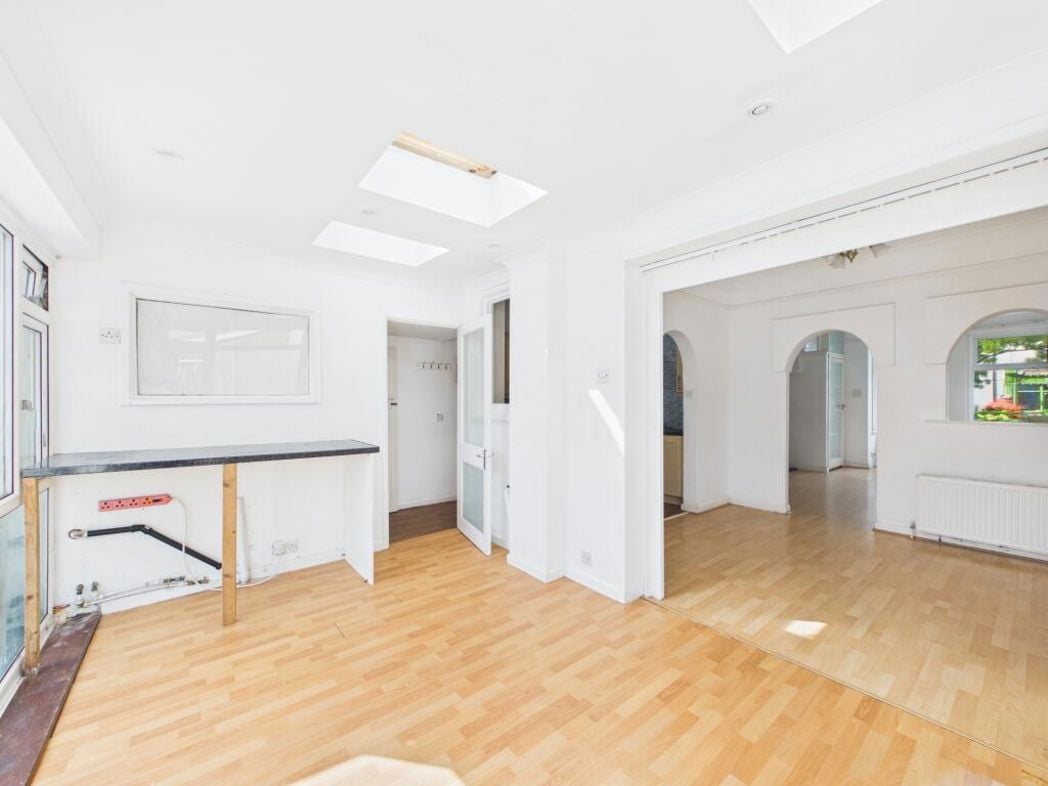 Property image 4 of 12