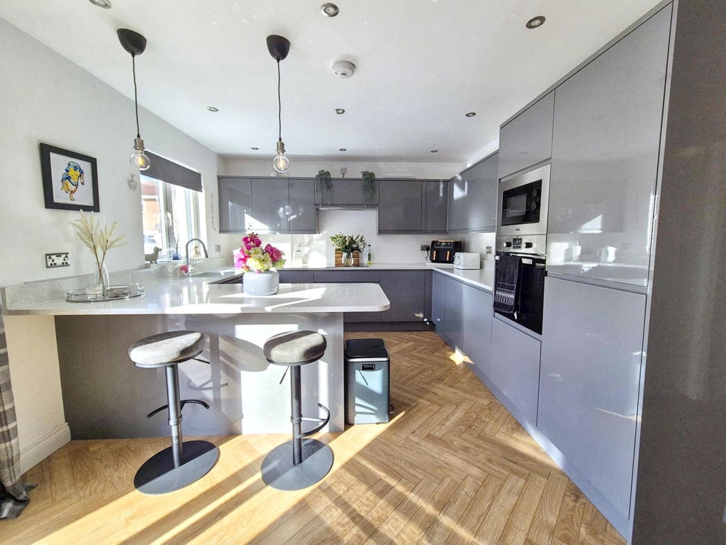 Property image 3 of 30