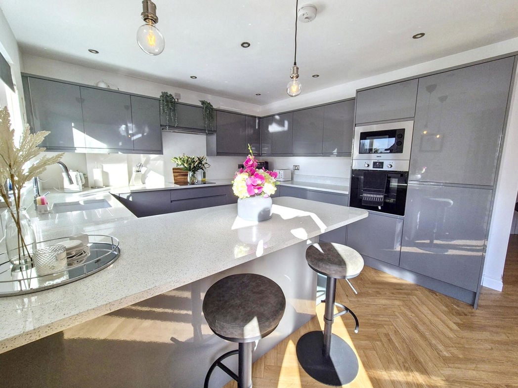 Property image 10 of 30